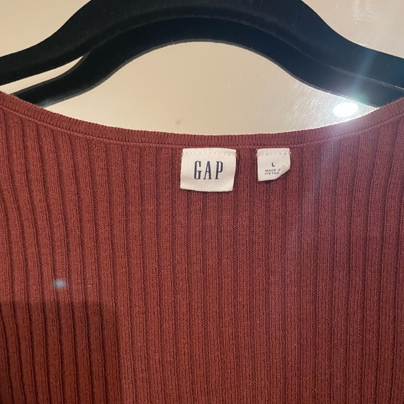 Ribbed V-Neck Rust Top - Picture 5 of 5